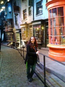 Every Harry Potter fan's dream: standing in Diagon Alley!!